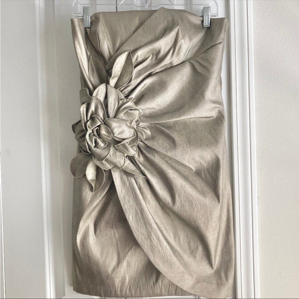 Jessica McClintock Women's strapless flower dress Light Gold size 12